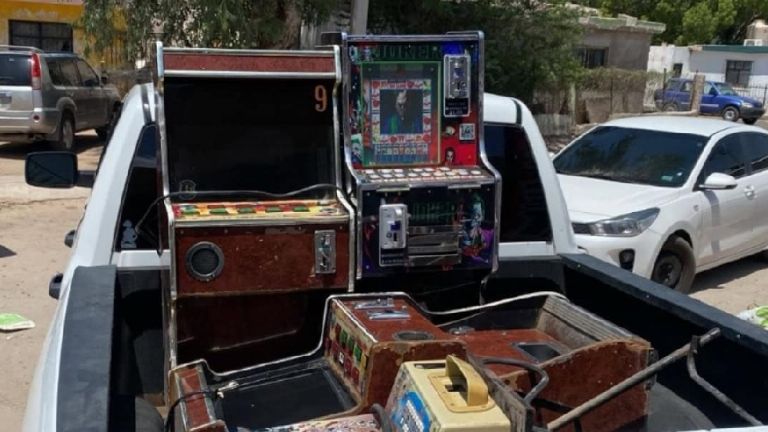 Aseguran 20 máquinas tragamonedas ilegales en operativos en Hermosillo y Bahía de Kino