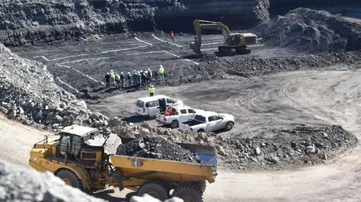 Comando intercepta camión y roba 33 toneladas de concentrado de oro y plata en Jalisco