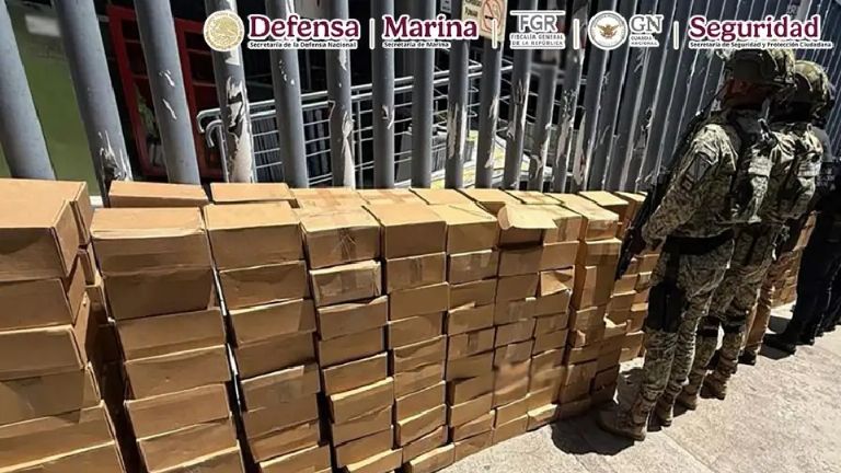 Sedena asegura más de mil kilos de metanfetamina a bordo de tractocamión en Tijuana