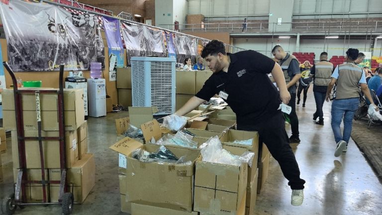 SEC arranca con la entrega de uniformes escolares gratuitos en Ciudad Obregón