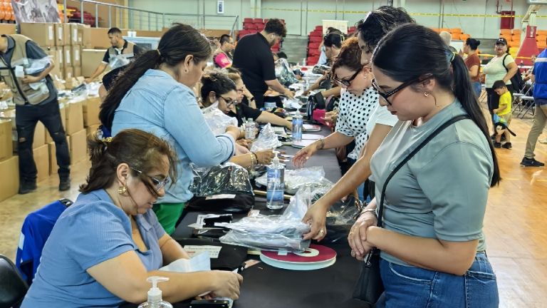 SEC arranca con la entrega de uniformes escolares gratuitos en Ciudad Obregón