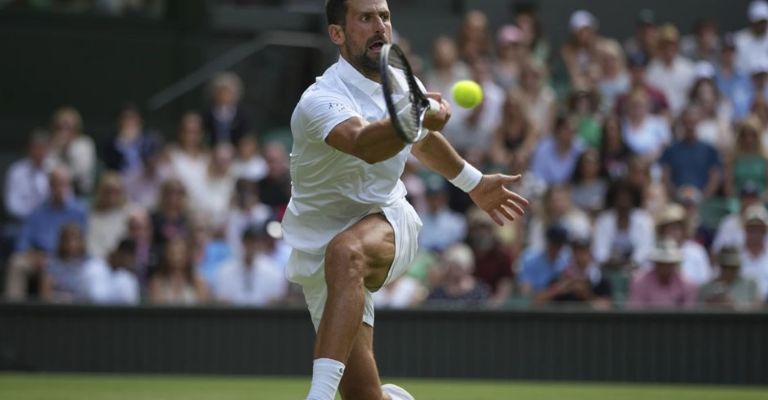 El serbio espera conseguir su título 25 en Wimbledon 