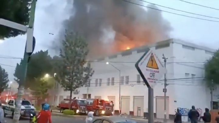 VIDEOS: Fuerte incendio en la colonia Morelos CDMX desata pánico y moviliza a las autoridades