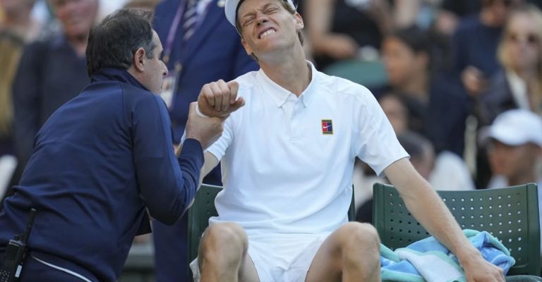 Sinner no se ha repuesto de su lesión en el codo