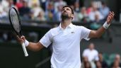 Foto ilustrativa de la nota titulada Djokovic supera un susto final y va a semifinales de Wimbledon ante Sinner
