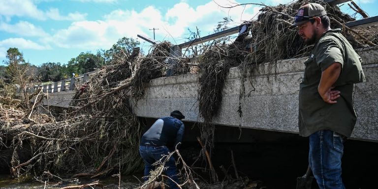 Confirman dos mexicanos muertos tras inundaciones en Texas. Foto: Twitter