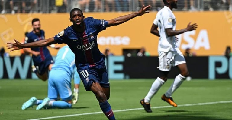 Dembélé marcó el tercer tanto