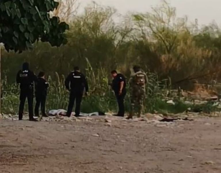 Los cuerpos fueron encontrados tirados junto a un predio baldío