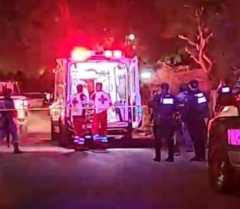 La víctma fue subida a una ambulancia para su hospitalización