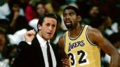 Foto ilustrativa de la nota titulada: Los Lakers honrarán a Pat Riley con una estatua afuera de su arena en Los Ángeles