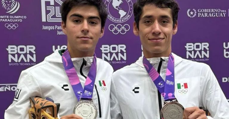 Marcelo y Fernando con sus medallas argentas