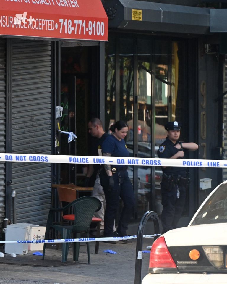 Tres muertos y al menos diez heridos tras tiroteo en restaurante de Brooklyn