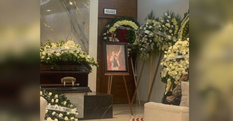 Filtran foto del funeral de Ernesto Barajas