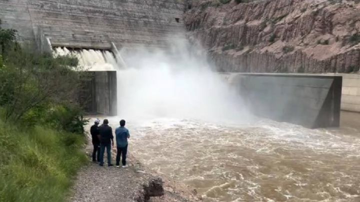 Desfogue en presa Los Pilares es un riesgo para sus visitantes; piden tomar precauciones