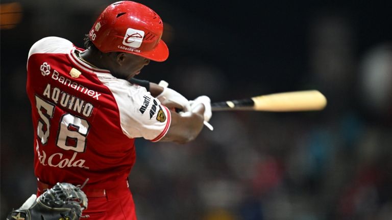 Un fuerte batazo de foul impactó al menor