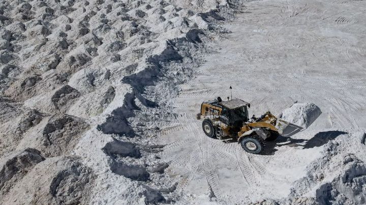 Explotación del litio en Sonora sigue frenada por litigio con una empresa china, confirma Durazo