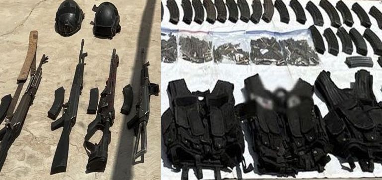 Las armas, cartuchos y equipo táctico decomisado