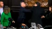 Foto ilustrativa de la nota titulada VIDEO: Noroña y 'Alito' Moreno se enfrentan a golpes y jaloneos en el Senado