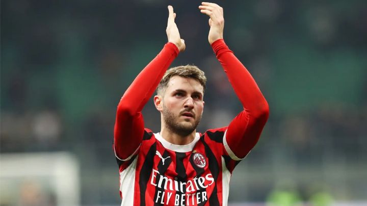 ¿'Santi' Giménez se va del AC Milan? Agente del mexicano sale a aclarar el futuro del delantero