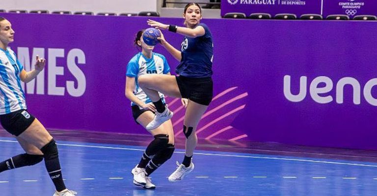 Isabella de León destacó con la selección de handball