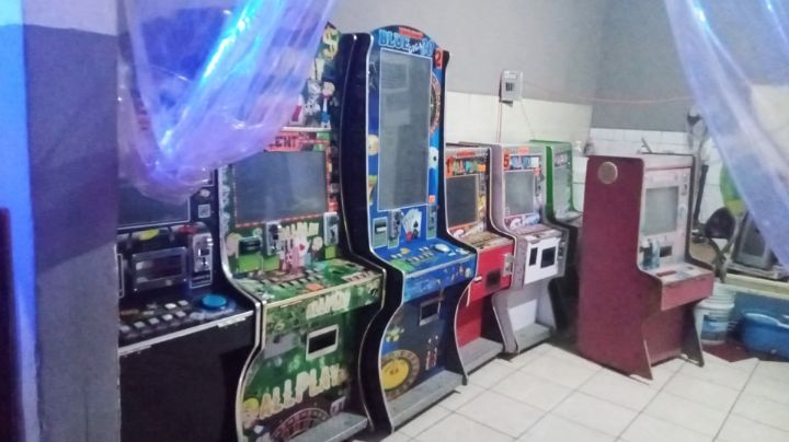 Decomisan ocho máquinas tragamonedas tras cateo a tienda de abarrotes en Hermosillo