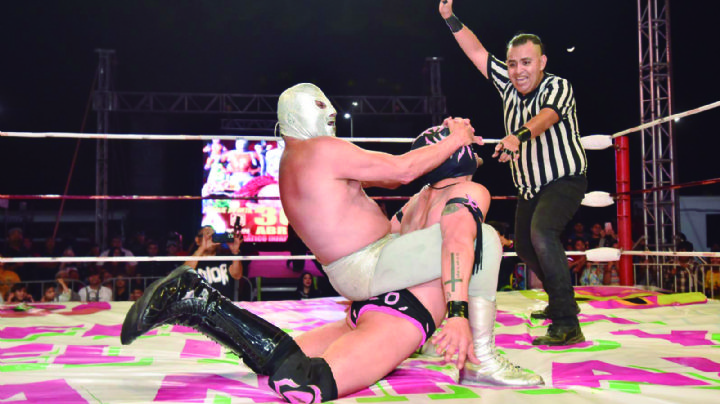 La lucha libre revive en Sonora: Grandes figuras han complacido al aficionado este año