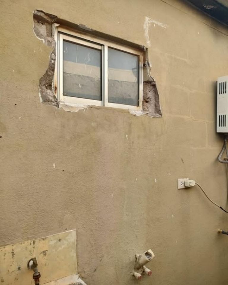 Los ladrones entraron por una ventana 