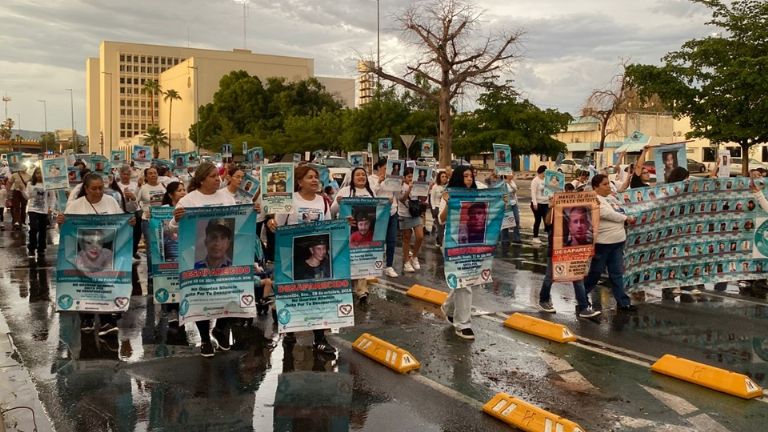 Marchan por los desaparecidos en Hermosillo