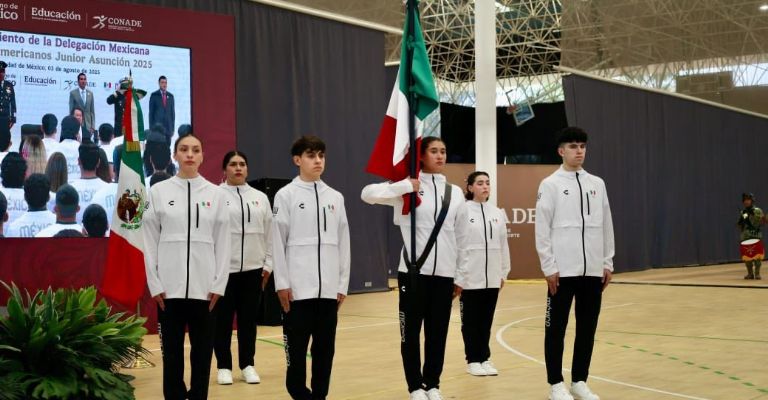 ?Los deportistas en el abanderamiento  ?