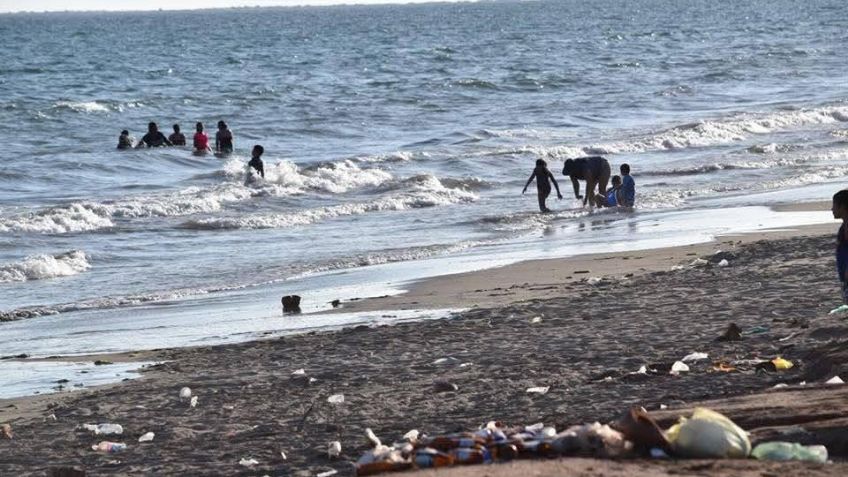 Playa de Huatabampito es víctima de la contaminación por parte de los visitantes