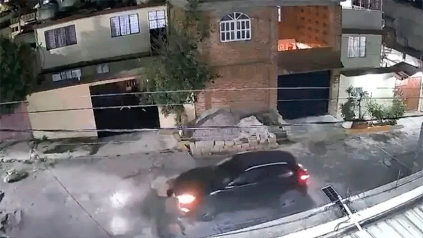VIDEO: Momento exacto en que una familia es asaltada al llegar a su hogar en Ecatepec