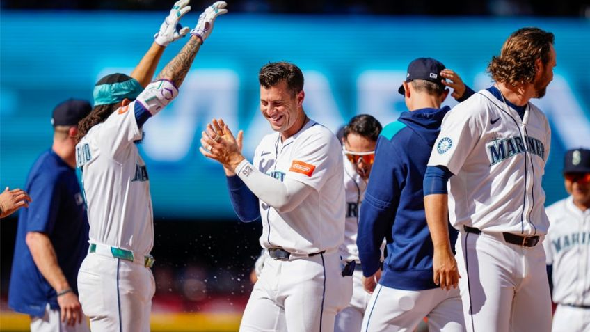 Con 'walk off' de Canzone, los Mariners dejan en el terreno a los White Sox