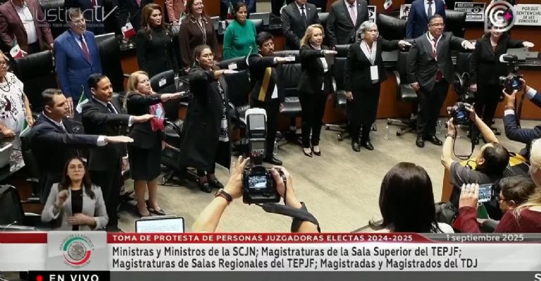 Toman protesta a los nuevos ministros de la Suprema Corte de Justicia de la Nación 