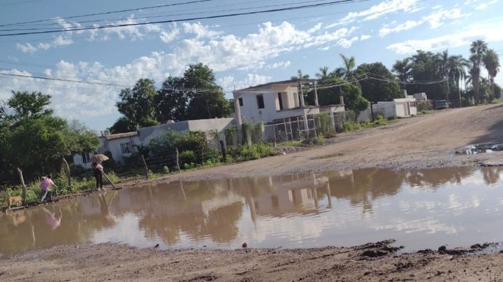 Vialidades de Bahuises se encuentran intransitables por las recientes lluvias en Navojoa