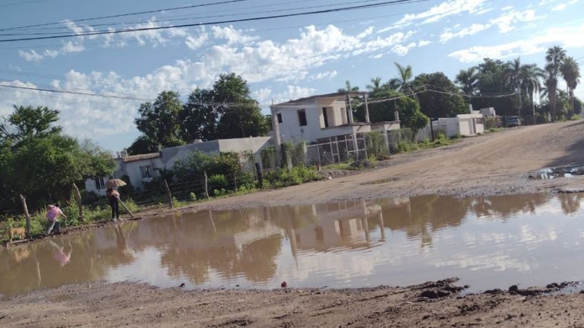 Vialidades de Bahuises se encuentran intransitables por las recientes lluvias en Navojoa