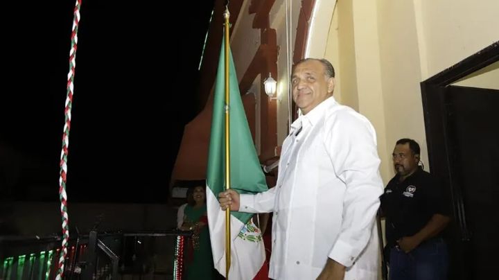 VIDEO: "¡Viva Josefa Ortiz de Pinedo!": Alcalde de Campeche se confunde en Grito de Independencia