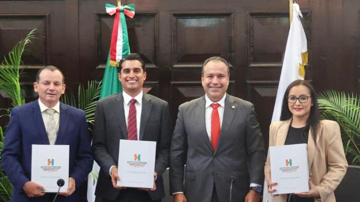 Entrega Antonio Astiazarán su Primer Informe de Gobierno; destaca logros