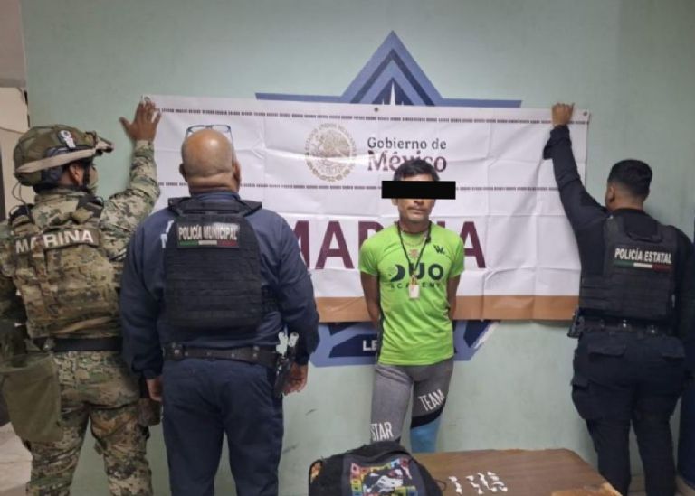 Jesús Adán 'N' fue detenido en posesión de varias dosis de droga