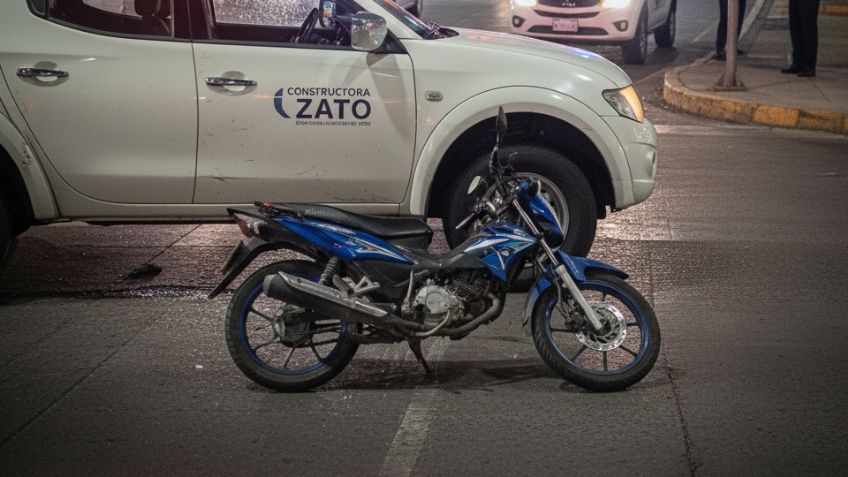 Choque entre motocicleta y pick up deja un hombre lesionado al sur de Ciudad Obregón