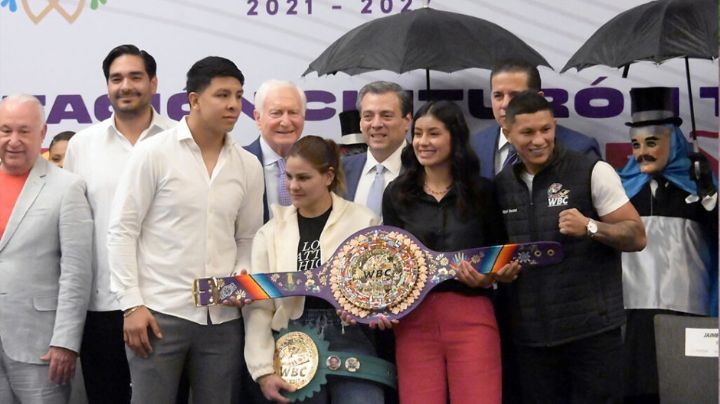 'Canelo' y Crawford pelearán por una corona especial del CMB: Presentan el cinturón Tlaxcala