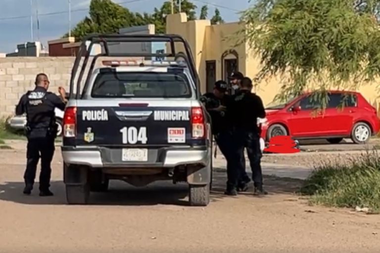 El cuerpo del masculino quedó tendido junto a su bicicleta
