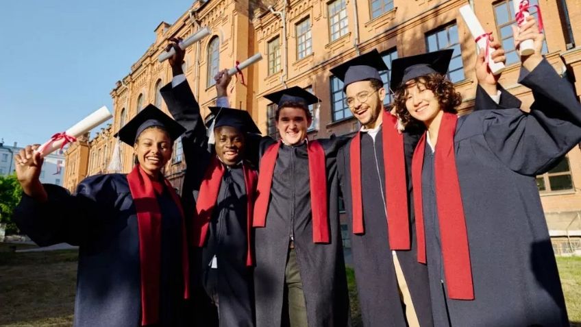 Reino Unido advierte a estudiantes extranjeros sobre posible expulsión por exceder duración en visas