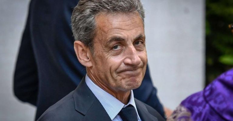 El expresidente francés Nicolas Sarkozy es encarcelado en París