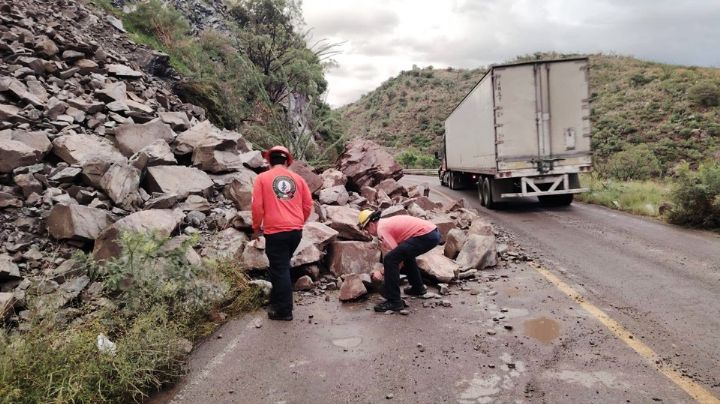 Lluvias en Sonora generan cierres carreteros y afectaciones; Protección Civil ya atiende