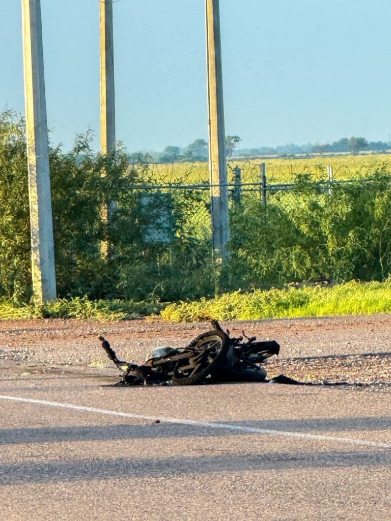 La motocicleta quedó completamente calcinada. Foto: Facebook