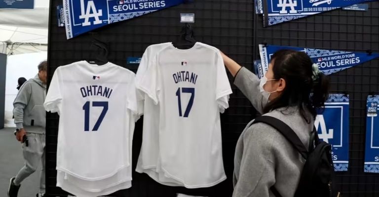 La camiseta del japonés es una de las preferidas