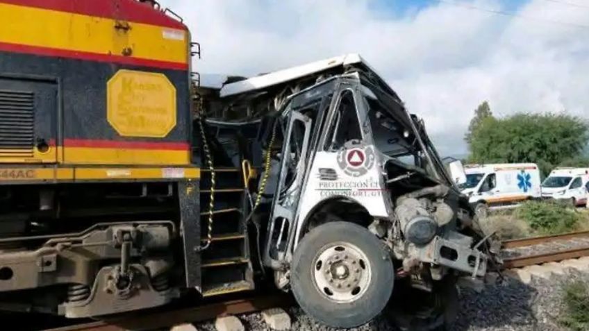Trágico sábado en Guanajuato: Mueren cinco personas durante brutal choque entre camión y tren