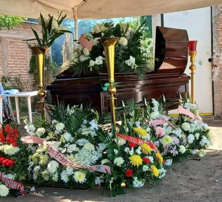 La fallecida y su bebé fueron velados este lunes en su pueblo de origen