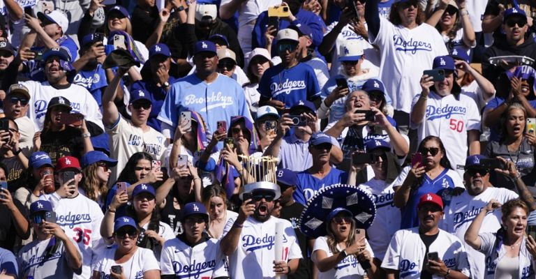 Los Dodgers fueron quienes más aficionados llevaron a su estadio