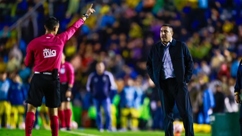 Efraín Juárez podría ser suspendido luego de insultar al árbitro en el América contra Pumas